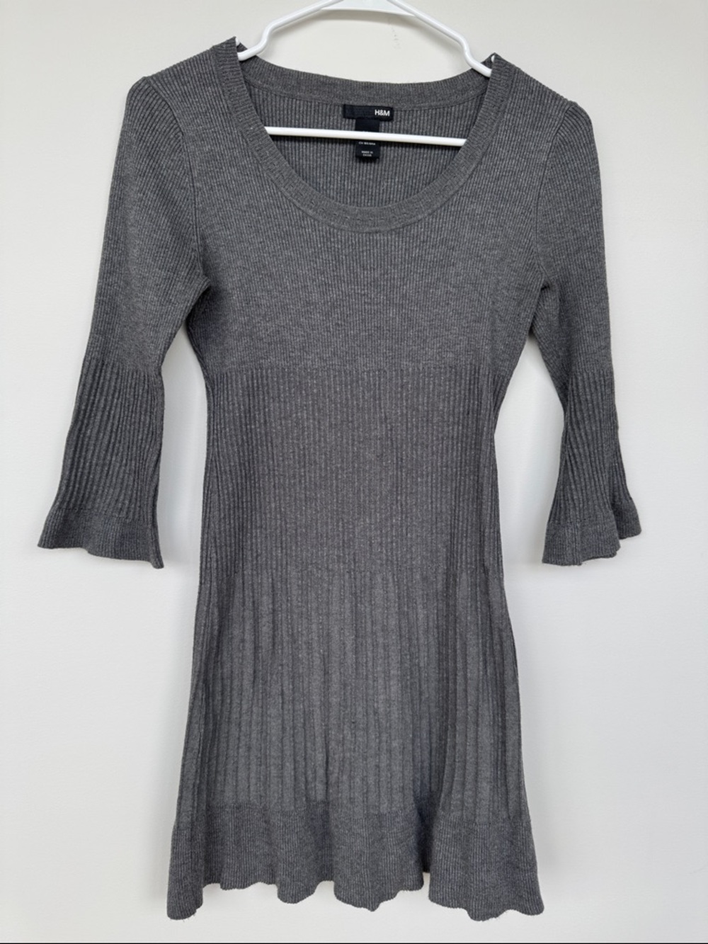 H&M Gray Ribbed Knit Scoop Neck Dress with Flared Cuffs